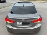 Hyundai Elantra-16