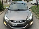 Hyundai Elantra-13