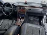 Mercedes E 270-3