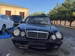 Mercedes E 230-1