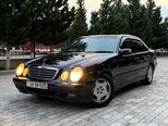 Mercedes E 270-1