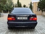 Mercedes E 270-7