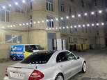 Mercedes E 240-4