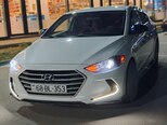 Hyundai Elantra-11