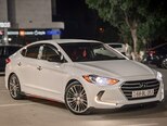 Hyundai Elantra-13