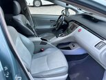 Toyota Prius-7