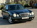 Mercedes E 270-1