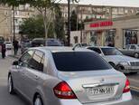 Nissan Tiida-5