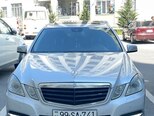 Mercedes E 220-1
