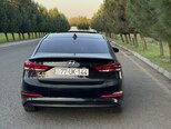 Hyundai Elantra-4