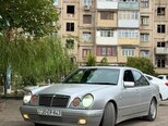 Mercedes E 240-2
