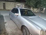 Mercedes E 200-2