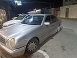 Mercedes E 200-3