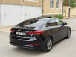 Hyundai Elantra-4