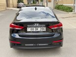 Hyundai Elantra-8
