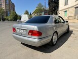 Mercedes E 240-5