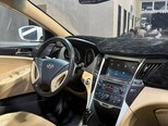 Hyundai Sonata-24