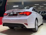 Hyundai Sonata-12
