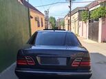Mercedes E 270-5