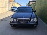 Mercedes E 270-1