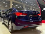 Hyundai Elantra-12
