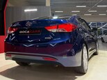 Hyundai Elantra-11