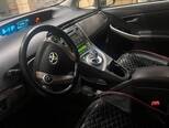 Toyota Prius-2