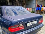 Mercedes E 240-2
