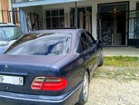 Mercedes E 240-3