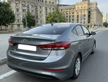 Hyundai Elantra-4