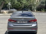 Hyundai Elantra-6