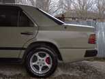 Mercedes 230 E-5