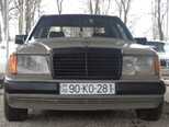 Mercedes 230 E-16