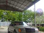 Mercedes 230 E-1