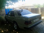 Mercedes 230 E-13