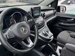 Mercedes V 220-2