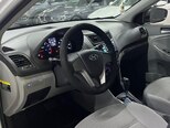 Hyundai Accent-11