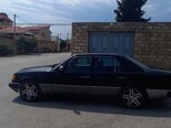 Mercedes 230 E-2