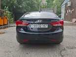 Hyundai Elantra-10