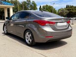 Hyundai Elantra-4