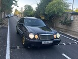 Mercedes E 280-1