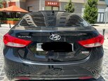 Hyundai Elantra-11