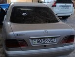 Mercedes E 240-2