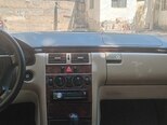 Mercedes E 280 4MATIC-9