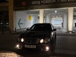 Mercedes E 220-11
