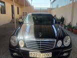 Mercedes E 240-1