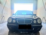 Mercedes E 220-1