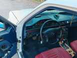 Mercedes 230 E-6