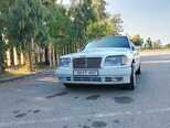 Mercedes 230 E-1