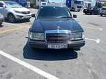 Mercedes 230 E-1